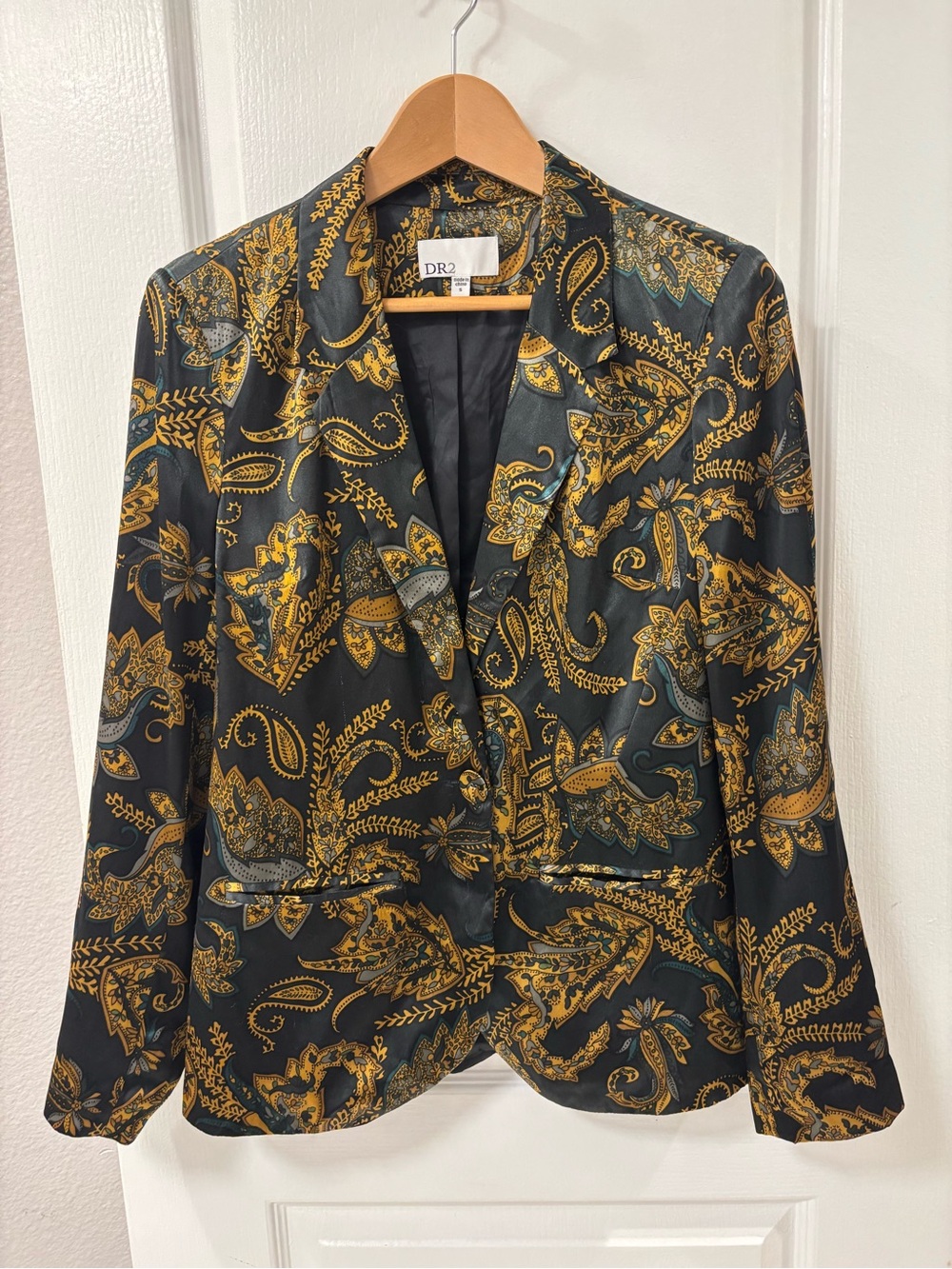 DR2 Black & Gold Paisley Satin Blazer Single Button Lined